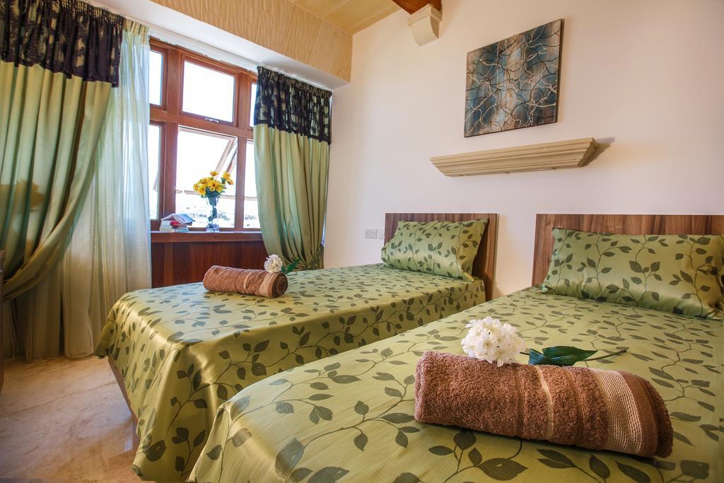 Carini Villa Għarb