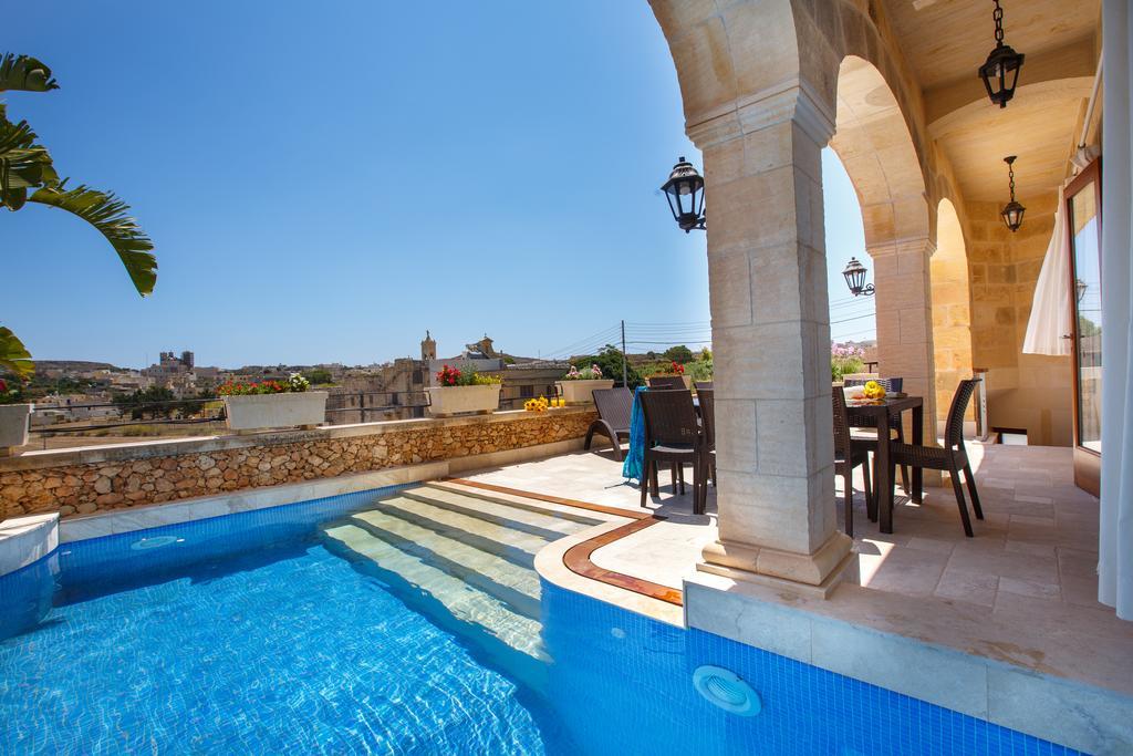 Carini Willa Għarb