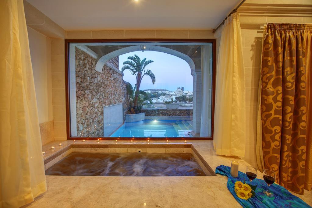 Carini Villa Għarb