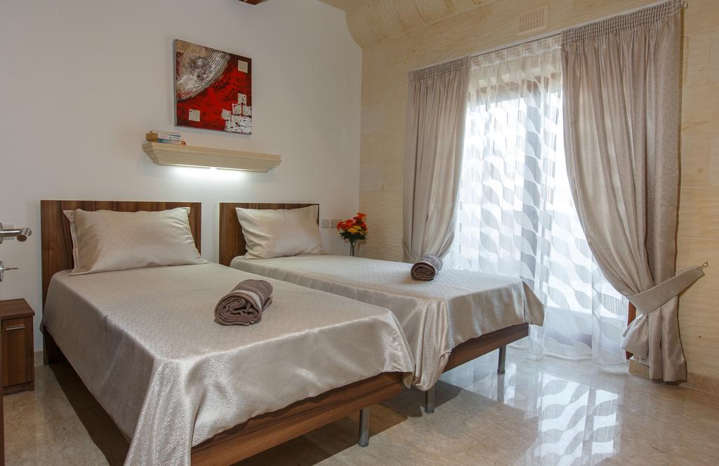 Carini Villa